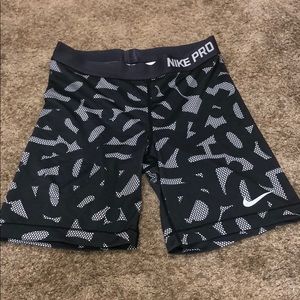 6” nike pros